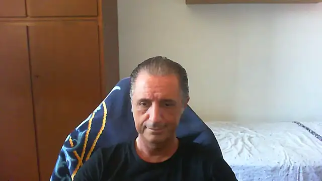 Snapshot of lliuk70mi chatting on June 17, 2026, 12:59 pm lliuk70mi online show from June 17, 2026, 12:59 pm
