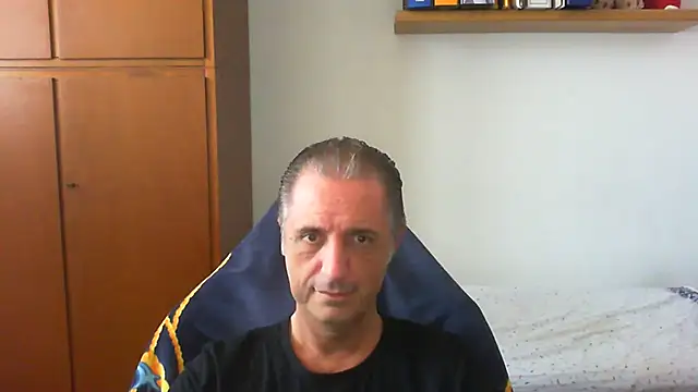 Snapshot of lliuk70mi chatting on June 11, 2026, 1:30 pm lliuk70mi online show from June 11, 2026, 1:30 pm