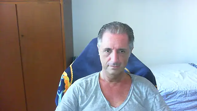 Snapshot of lliuk70mi chatting on July 2, 2026, 12:55 pm lliuk70mi online show from July 2, 2026, 12:55 pm