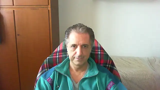 lliuk70mi online show from April 24, 2026, 3:25 pm