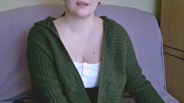 ChubbyMaia online show from March 3, 2025, 12:28 pm