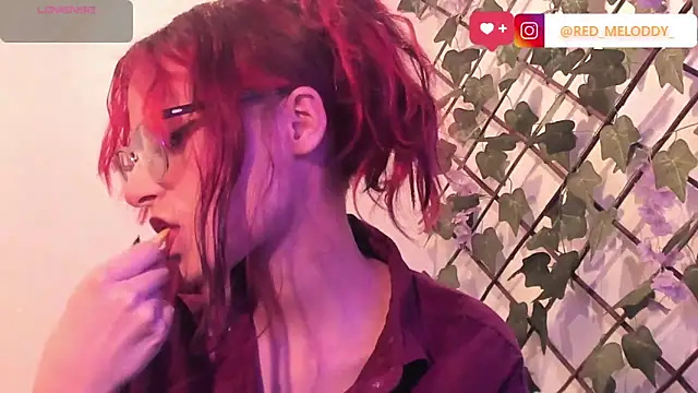 RedMeloddy online show from November 4, 2025, 9:51 pm