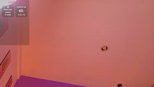 Snapshot of littleebonymommy chatting on November 25, 2025, 8:20 pm littleebonymommy online show from November 25, 2025, 8:20 pm