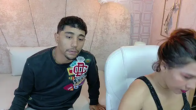 Snapshot of Annyeli chatting on October 24, 2025, 1:43 pm Annyeli online show from October 24, 2025, 1:43 pm