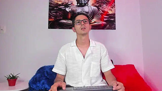 Snapshot of Ethan_Sai___ chatting on February 14, 2025, 11:31 pm Ethan Sai    online show from February 14, 2025, 11:31 pm