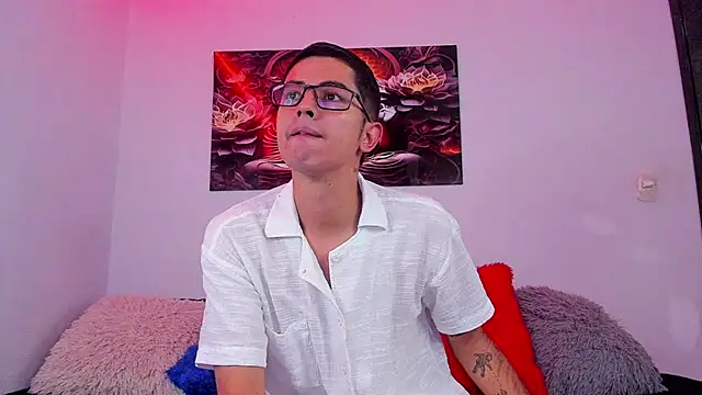 Snapshot of Ethan_Sai___ chatting on October 28, 2025, 9:14 pm Ethan Sai    online show from October 28, 2025, 9:14 pm