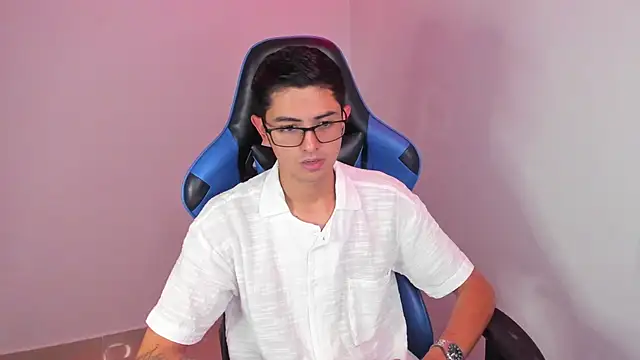 Snapshot of Ethan_Sai___ chatting on January 11, 2025, 6:12 pm Ethan Sai    online show from January 11, 2025, 6:12 pm