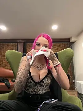 Snapshot of hellokittyy024 chatting on January 14, 2025, 1:15 am hellokittyy024 online show from January 14, 2025, 1:15 am