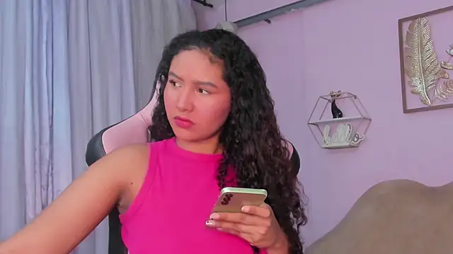 cute mia23 online show from March 13, 2025, 3:44 am