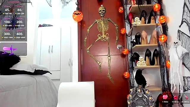 SophieBaker   online show from October 27, 2025, 3:29 am