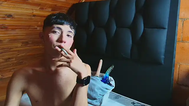 Snapshot of Justyn_Ross chatting on November 14, 2025, 12:20 pm Justyn Ross online show from November 14, 2025, 12:20 pm