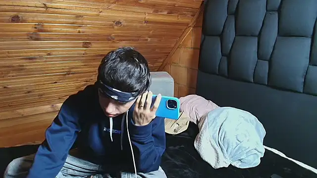 Snapshot of Justyn_Ross chatting on November 8, 2025, 1:53 am Justyn Ross online show from November 8, 2025, 1:53 am