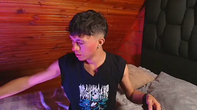 Snapshot of Justyn_Ross chatting on November 21, 2025, 3:05 am Justyn Ross online show from November 21, 2025, 3:05 am