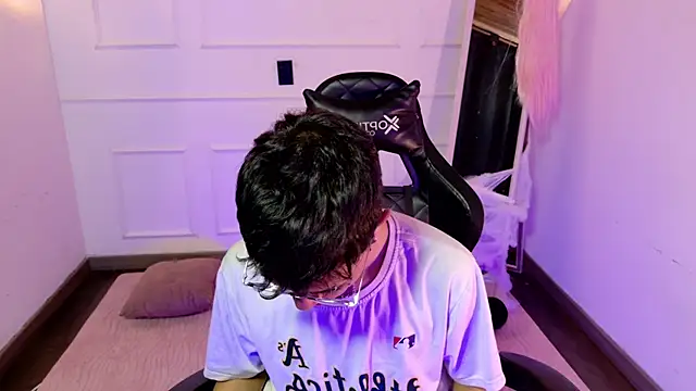 Snapshot of Justyn_Ross chatting on October 19, 2025, 2:47 am Justyn Ross online show from October 19, 2025, 2:47 am