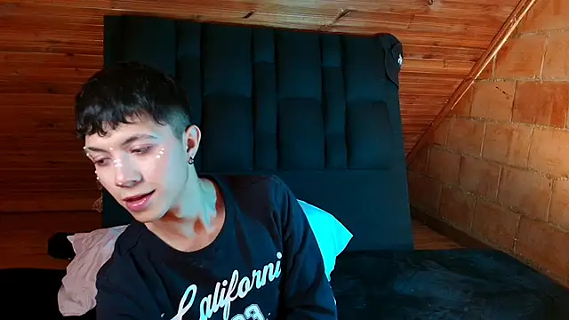 Snapshot of Justyn_Ross chatting on October 16, 2025, 5:32 pm Justyn Ross online show from October 16, 2025, 5:32 pm