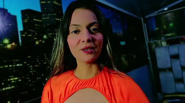 Snapshot of ValentinaAndTerry chatting on January 24, 2025, 5:31 am ValentinaAndTerry online show from January 24, 2025, 5:31 am