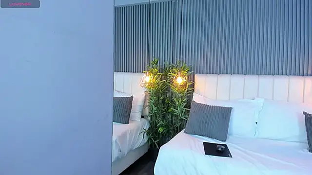 Snapshot of LinaGlam chatting on November 7, 2025, 5:06 pm LinaGlam online show from November 7, 2025, 5:06 pm