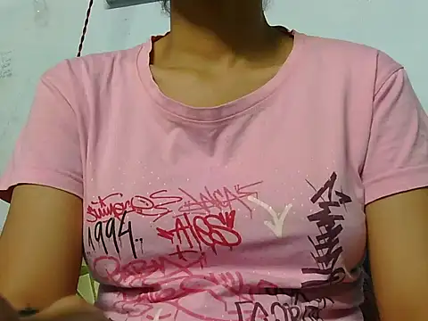 Snapshot of Thimiralagi chatting on February 6, 2026, 1:45 am Thimiralagi online show from February 6, 2026, 1:45 am