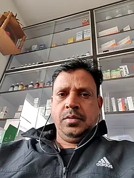 Snapshot of Raj1043 chatting on December 3, 2025, 5:30 am Raj1043 online show from December 3, 2025, 5:30 am