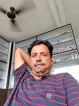 Snapshot of Raj1043 chatting on October 31, 2025, 6:54 am Raj1043 online show from October 31, 2025, 6:54 am