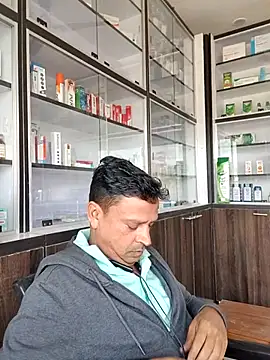 Snapshot of Raj1043 chatting on November 26, 2025, 5:18 am Raj1043 online show from November 26, 2025, 5:18 am