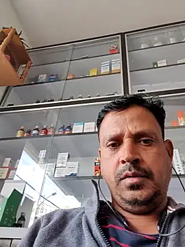 Snapshot of Raj1043 chatting on November 19, 2025, 5:40 am Raj1043 online show from November 19, 2025, 5:40 am