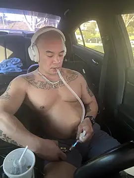 Snapshot of EatMyCake831 chatting on January 28, 2025, 5:14 pm EatMyCake831 online show from January 28, 2025, 5:14 pm