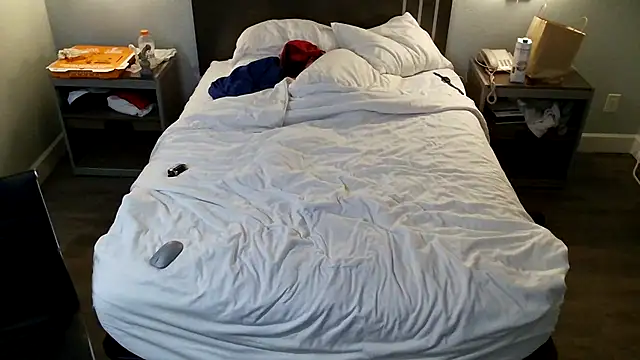 Snapshot of EatMyCake831 chatting on January 11, 2025, 6:01 pm EatMyCake831 online show from January 11, 2025, 6:01 pm