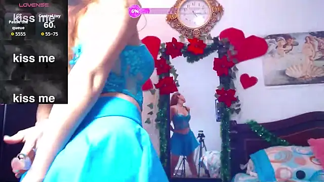 Snapshot of MeganCrouch chatting on November 26, 2025, 7:47 pm MeganCrouch online show from November 26, 2025, 7:47 pm