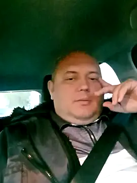 Snapshot of BigromeoXX chatting on November 5, 2025, 4:21 pm BigromeoXX online show from November 5, 2025, 4:21 pm