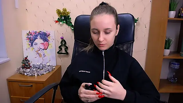  Nicole new online show from December 28, 2024, 12:35 pm