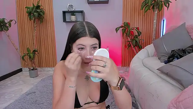 Snapshot of Aixaa_charles chatting on November 21, 2025, 12:04 pm Aixaa charles online show from November 21, 2025, 12:04 pm