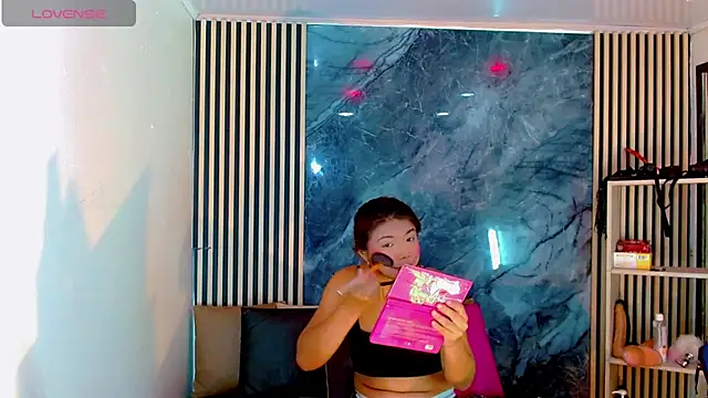 Snapshot of Isalombardi chatting on November 14, 2025, 3:54 am Isalombardi online show from November 14, 2025, 3:54 am