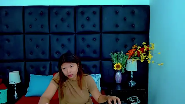 Isalombardi online show from June 19, 2026, 2:28 am