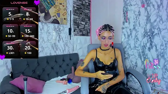 Queen Cuarxxo online show from April 19, 2026, 12:55 am