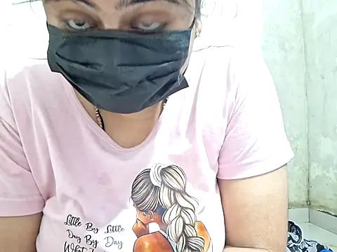 Snapshot of your_fantecy1 chatting on October 5, 2025, 9:33 am your fantecy1 online show from October 5, 2025, 9:33 am