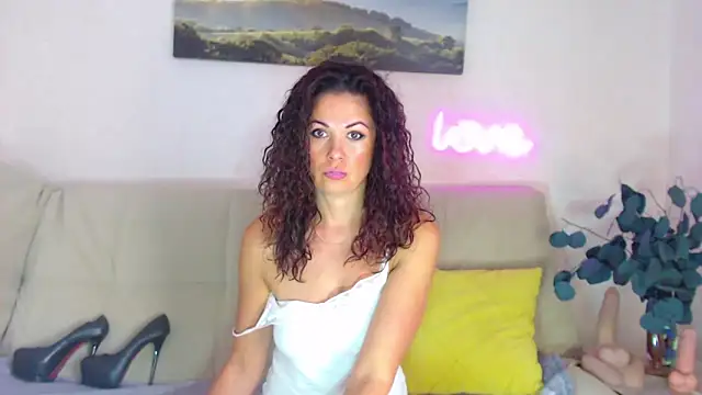 Snapshot of MariaModel chatting on October 13, 2025, 7:54 am MariaModel online show from October 13, 2025, 7:54 am