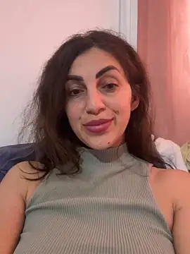 Snapshot of EmaSkyes chatting on October 7, 2025, 8:26 am EmaSkyes online show from October 7, 2025, 8:26 am