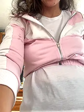 Snapshot of EmaSkyes chatting on November 1, 2025, 8:19 am EmaSkyes online show from November 1, 2025, 8:19 am