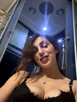 Snapshot of EmaSkyes chatting on October 15, 2025, 6:38 pm EmaSkyes online show from October 15, 2025, 6:38 pm