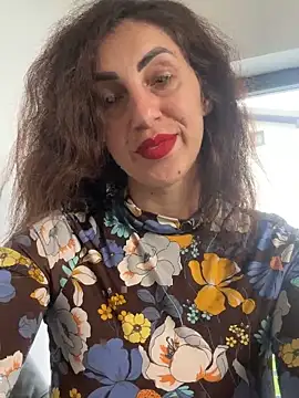 Snapshot of EmaSkyes chatting on October 14, 2025, 6:25 am EmaSkyes online show from October 14, 2025, 6:25 am