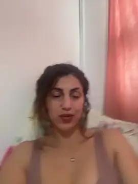 Snapshot of EmaSkyes chatting on October 27, 2025, 7:31 am EmaSkyes online show from October 27, 2025, 7:31 am