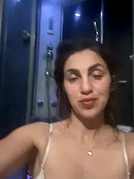 Snapshot of EmaSkyes chatting on November 6, 2025, 7:18 pm EmaSkyes online show from November 6, 2025, 7:18 pm