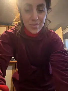 Snapshot of EmaSkyes chatting on December 1, 2025, 2:18 pm EmaSkyes online show from December 1, 2025, 2:18 pm