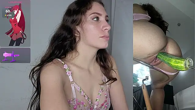 aurelialux online show from December 19, 2025, 9:06 pm