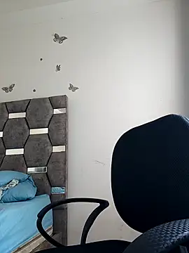 Snapshot of aurelialux chatting on November 14, 2025, 8:01 pm aurelialux online show from November 14, 2025, 8:01 pm