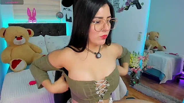 Luxxur69 online show from April 18, 2026, 9:04 pm