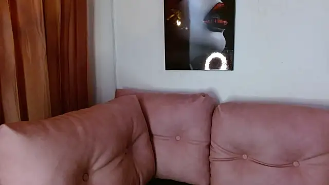 Snapshot of hinataleecs chatting on September 10, 2025, 9:47 pm hinataleecs online show from September 10, 2025, 9:47 pm