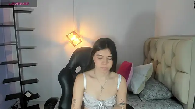 cassiehoward14 online show from October 6, 2025, 7:03 pm