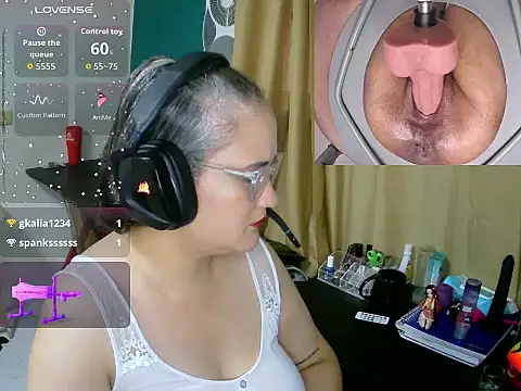 Snapshot of lolalicious_7583 chatting on March 2, 2026, 9:33 pm lolalicious 7583 online show from March 2, 2026, 9:33 pm